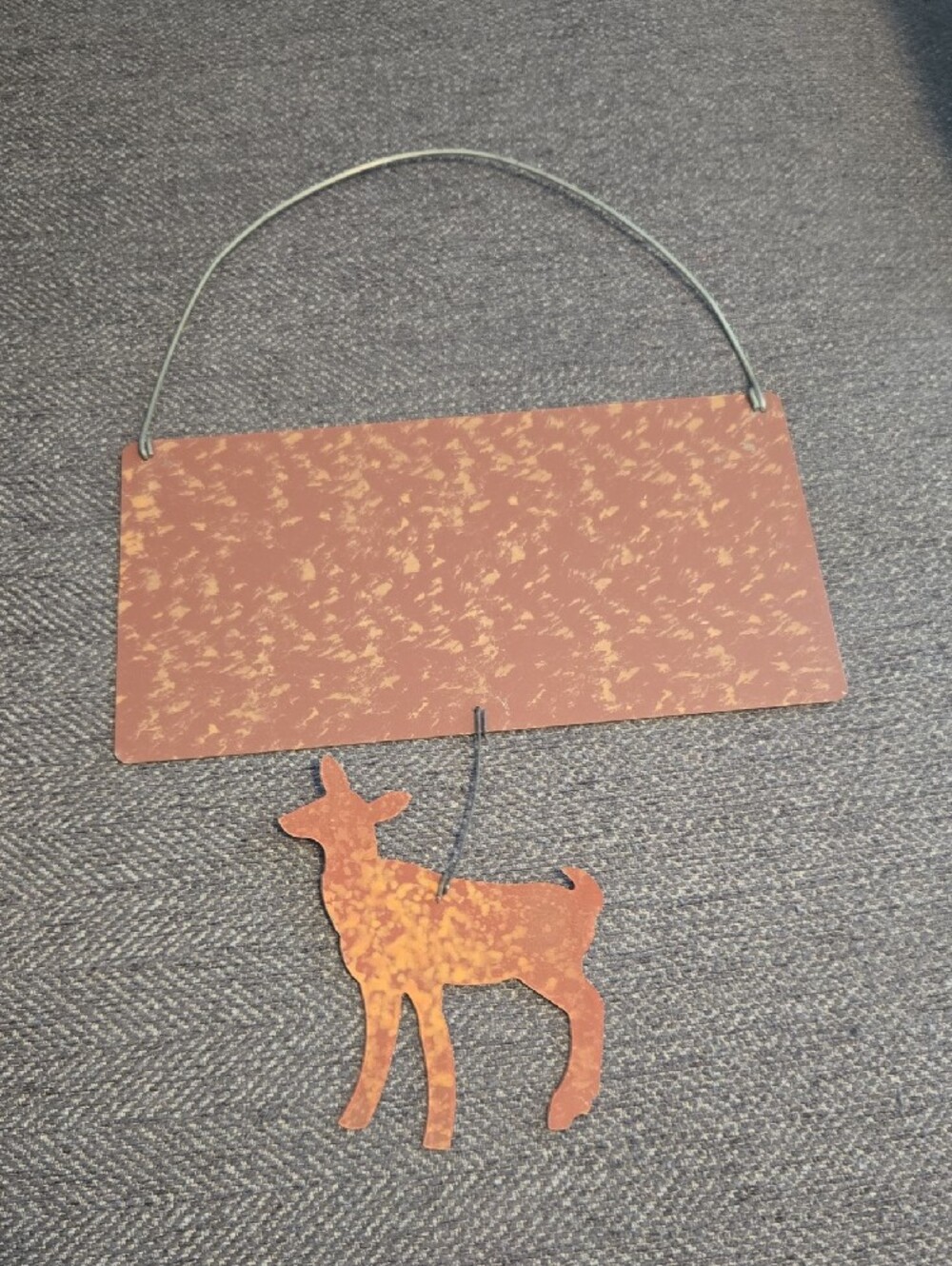 Rust Brown Deer Wall Sign – 'A Great Hunter Lives Here' - Picture 2 of 2